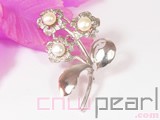 5-6mm white flower shape freshwater pearl brooch