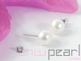 10-10.5mm white round freshwater pearl stud earrings