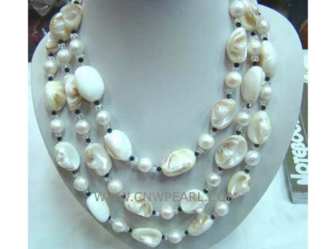 beautiful  white round freshwater pearl necklace with irregular seashell beads