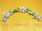 lavender and green gourd freshwater pearl bracelet
