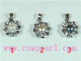 7.5-8mm cultured pearl pendant with daisy mounting