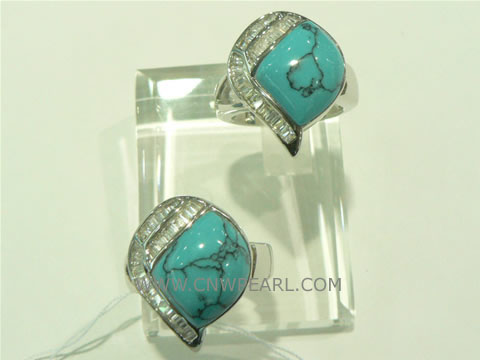 925 silver ring with prominent square shape turquoise